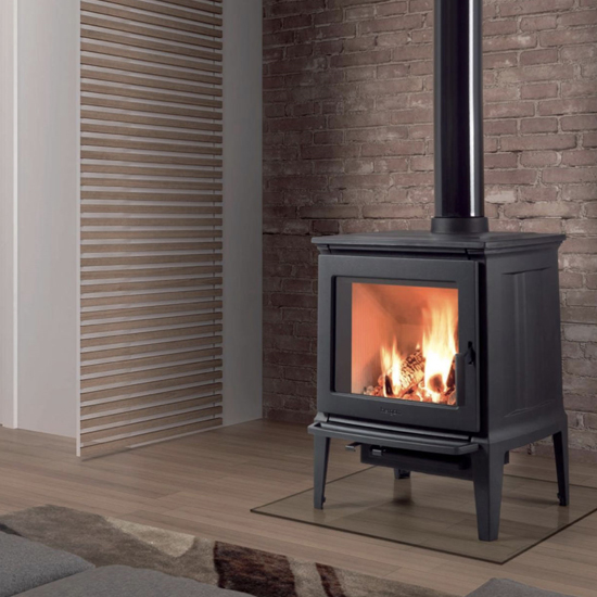 Hergom E-30M Freestanding Wood Heater (includes heat shield)