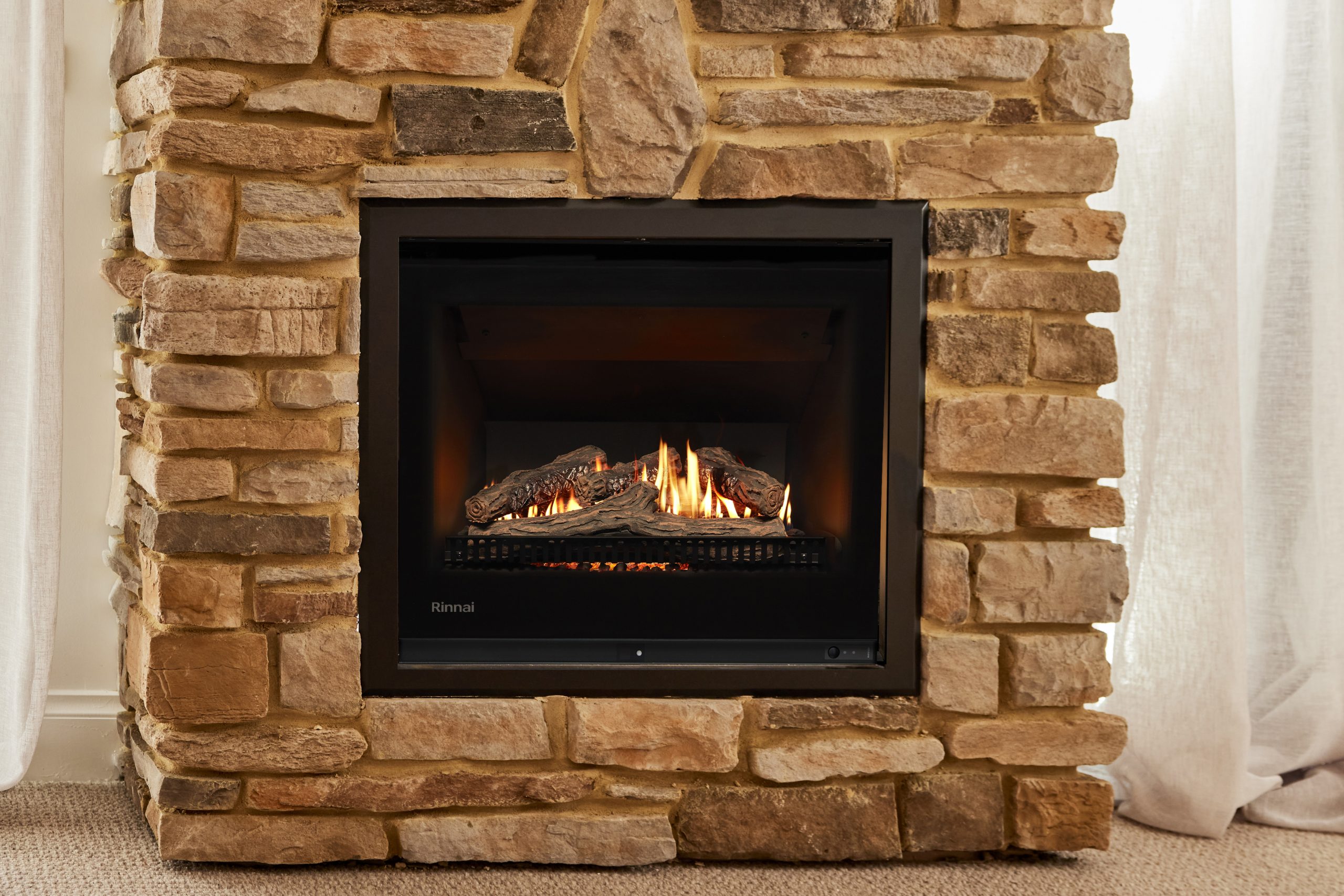 Rinnai 750 Gas Fire (includes engine only not including fascia,media or flue)