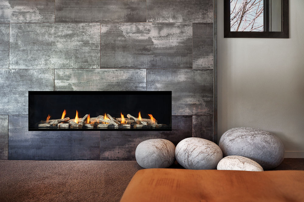 Regency New York View 60 Gas Fireplace (Pricing for Fireplace Engine only. FUEL BED, FASCIA and FLUE KIT are sold separately)